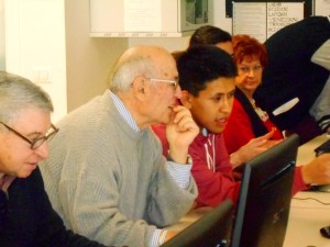 Nonni in Rete, ad Ancona tutti giovani alle Poste