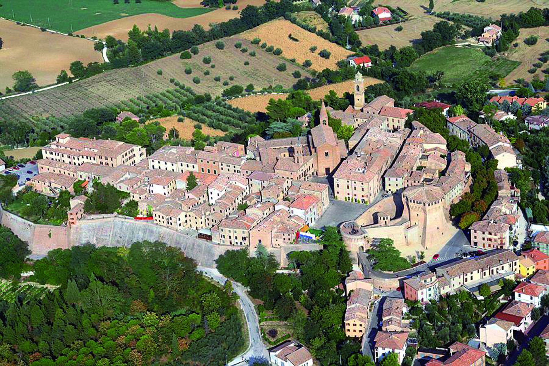 Risultati immagini per TEATRO APOLLO MONDAVIO PROVINCIA DI?