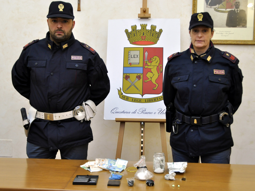 Operazione antidroga della polizia a Pesaro, arrestati due pugliesi