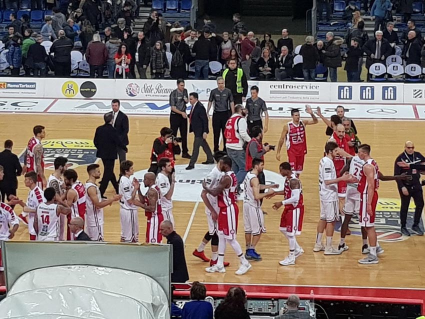 I giovani della Vuelle Pesaro bloccati in casa (78-64) dall’Armani Milano