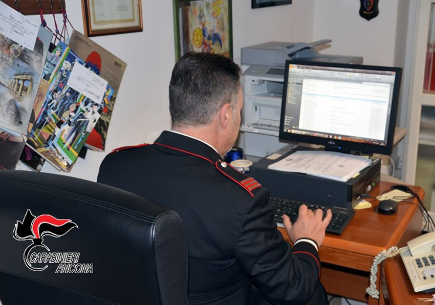 carabinieri centrale operativa computer personale (1)