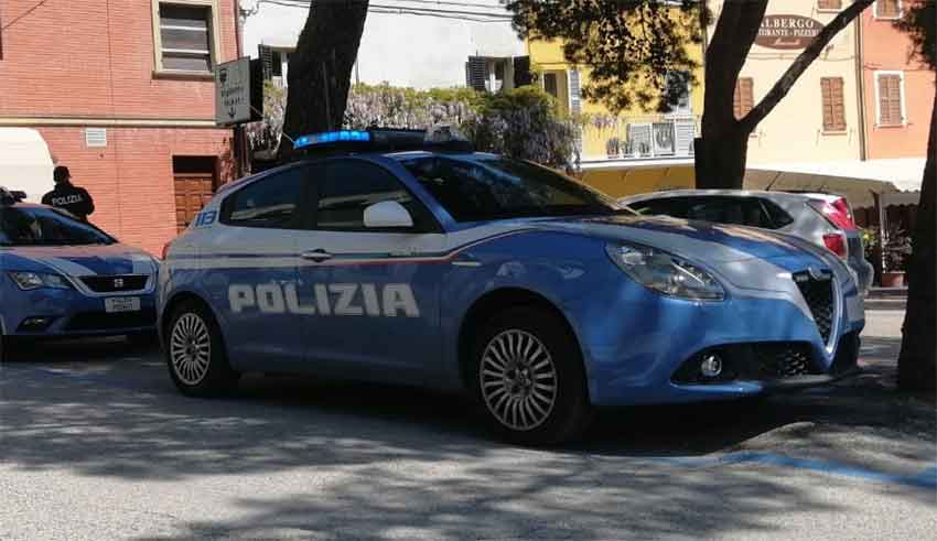 polizia auto agenti (1)