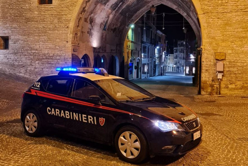 carabinieri FABRIANO auto centro città (1)