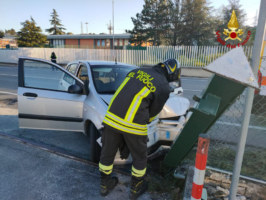 ANCONA incidente auto2022-04-11