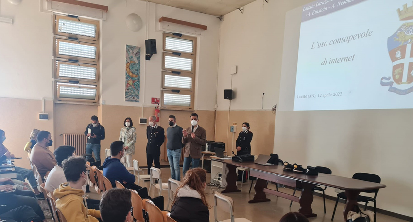 OSIMO incontro studenti carabinieri2022