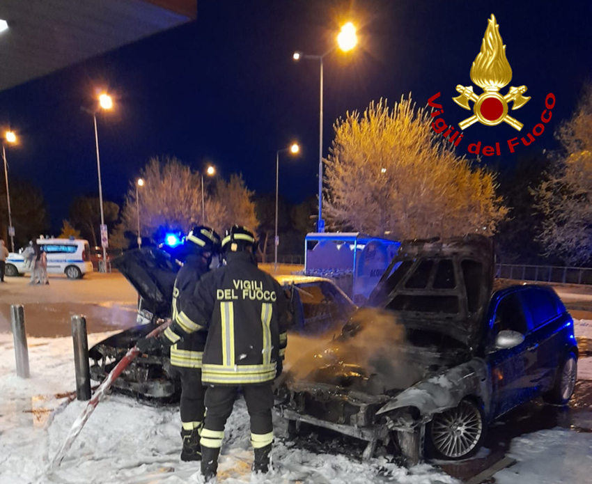 RECANATI incendio auto2022-04-11