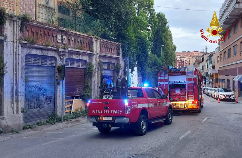 ANCONA incendio scantinato2022-06-03