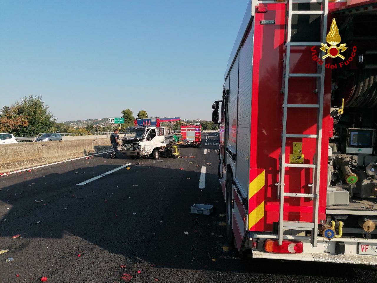 CIVITANOVA MARCHE incidente autostrada camion furgone2022-07-23 (1)