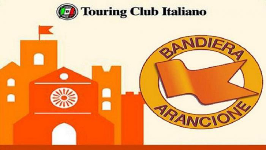 bandiera arancione touring club (1)