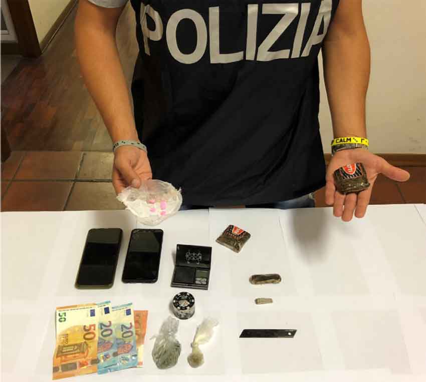 PESARO arresto droga hashish2022-08-06 (2)