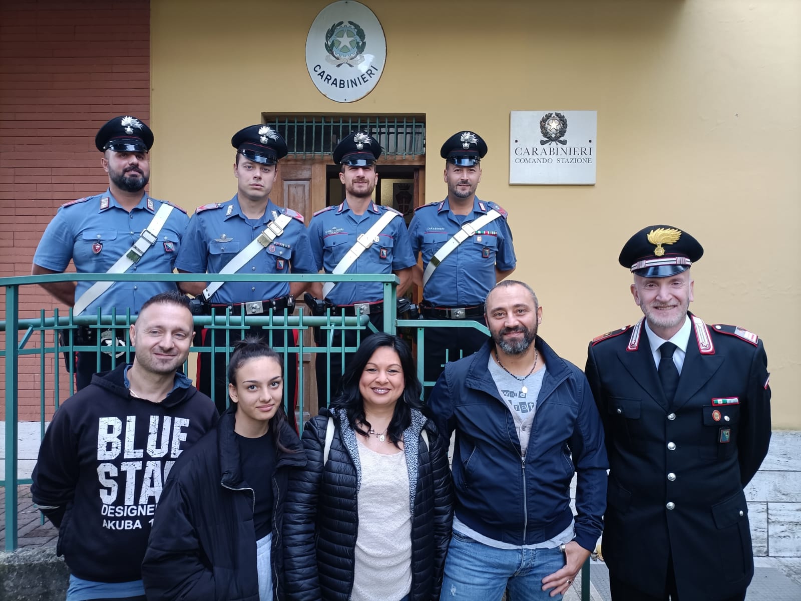 SASSOFERRATO Alessio tassi e famiglia dai carabinieri dopo salvataggio2022-09-28