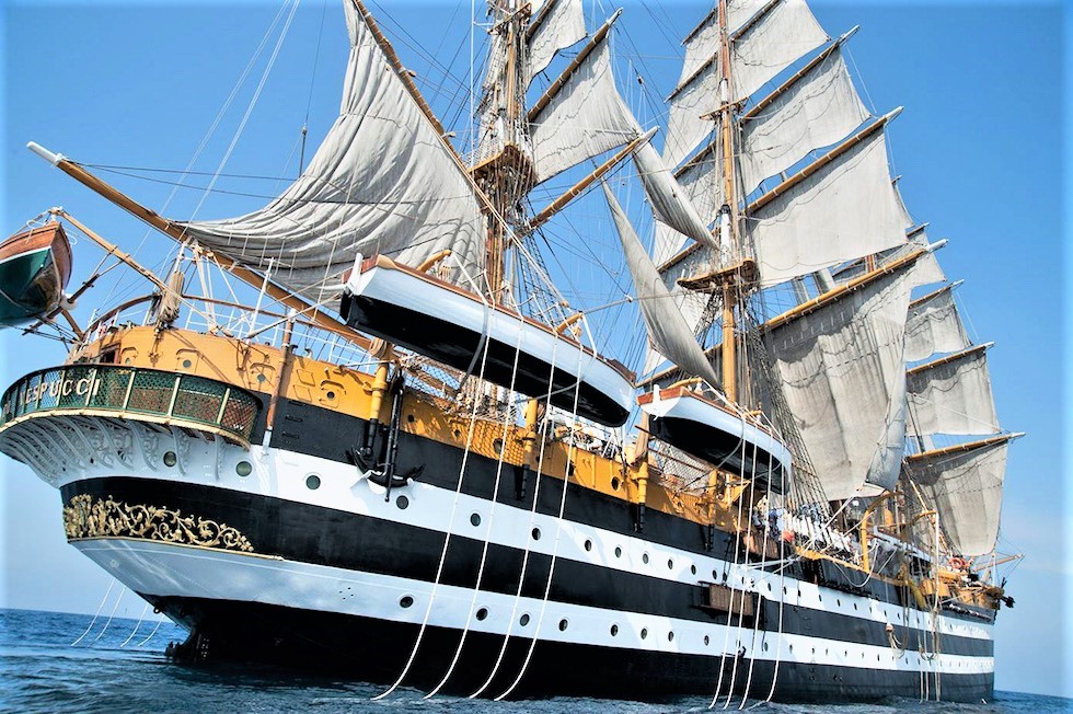 Amerigo Vespucci nave marina