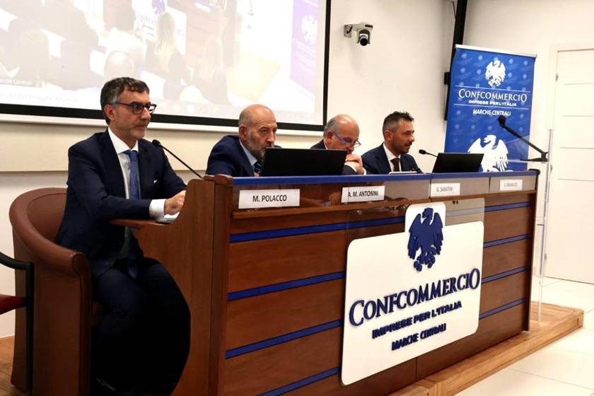 ANCONA confcommercio credito2022 (3)