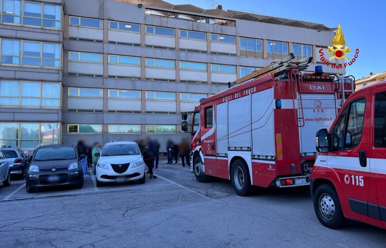 terremoto marche vigili del fuoco2022-11-09