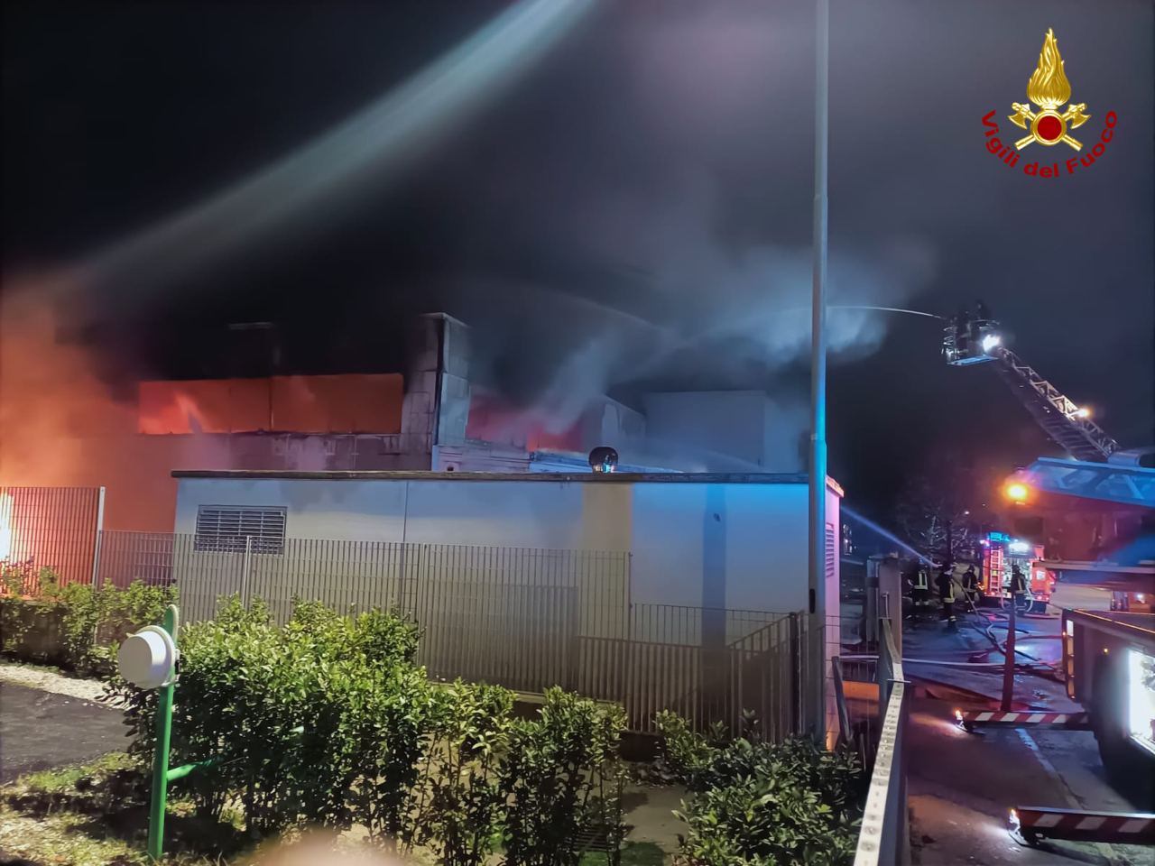 FERMO incendio fabbrica2023-01-22