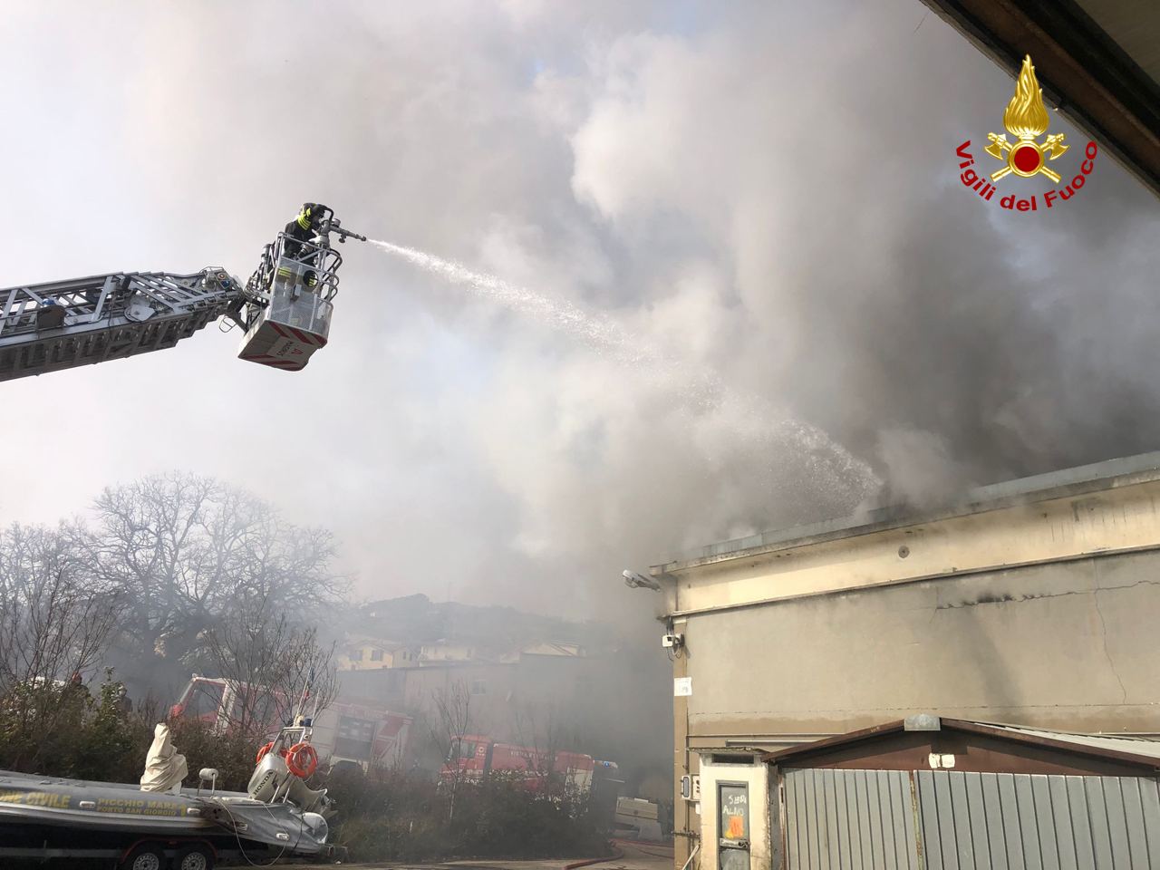 PORTO SAN GIORGIO capannone fiamme2023-02-24 (1)