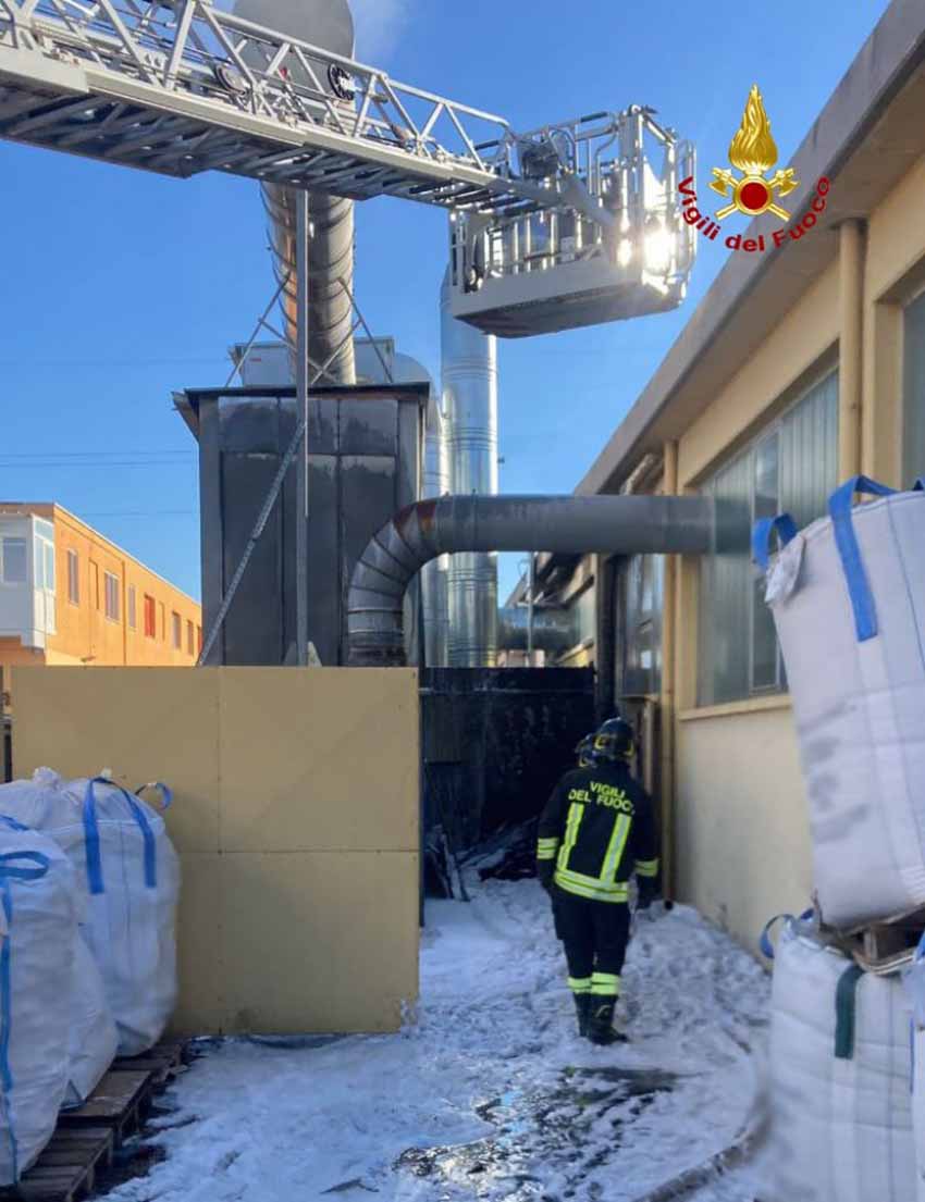 PESARO incendio silos2023-03-18