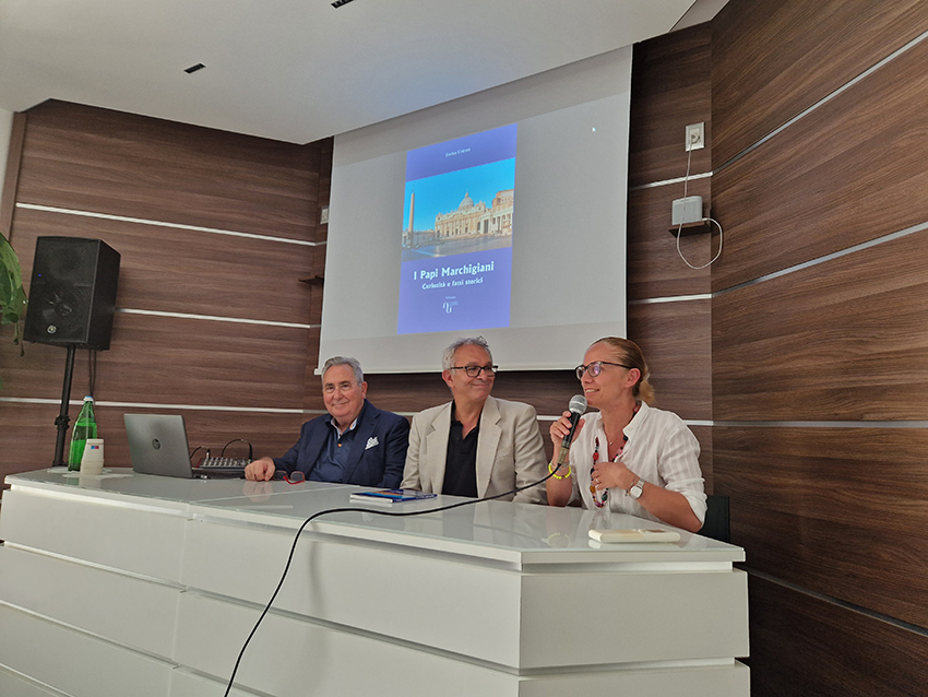 ANCONA presentato libro sui papi marchigiani2023-06-21 (1)