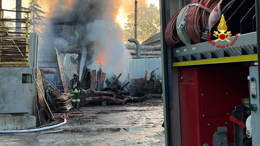 POLLENZA incendio capanno falegnameria2024-04-15